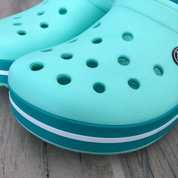 Crocs Women’s Crocsband - NEW - Picture 3 of 6